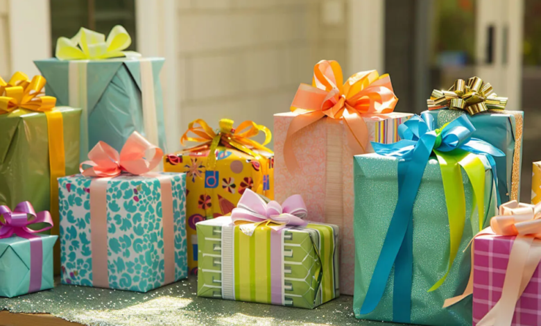 How to Choose Meaningful Souvenirs for Your Family Gathering